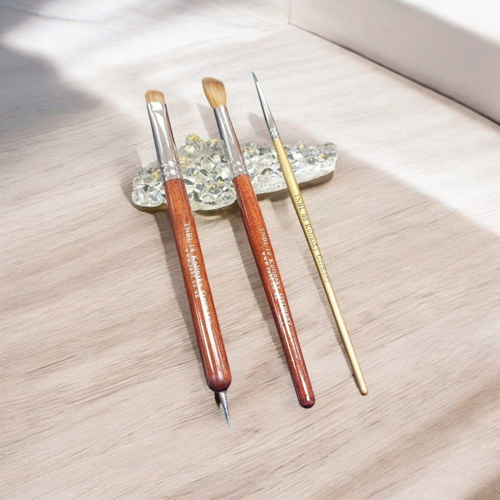 How to Clean Acrylic Nail Brushes: A Professional Guide for Beginners ...